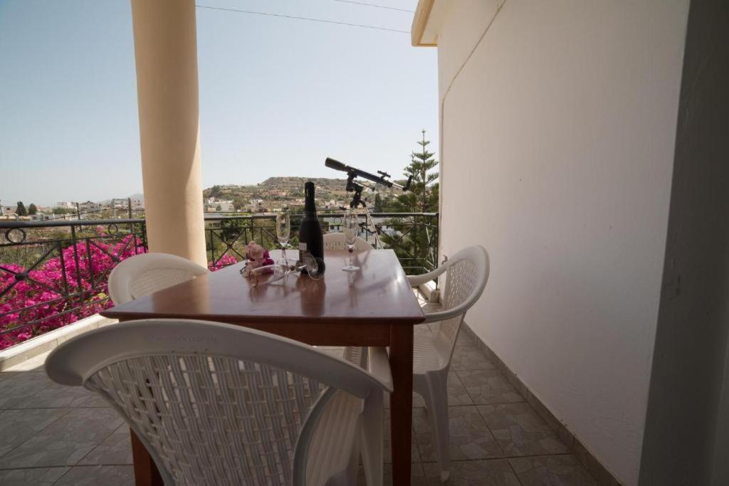 Bodikos Apartments Pitsidia Eksteriør billede