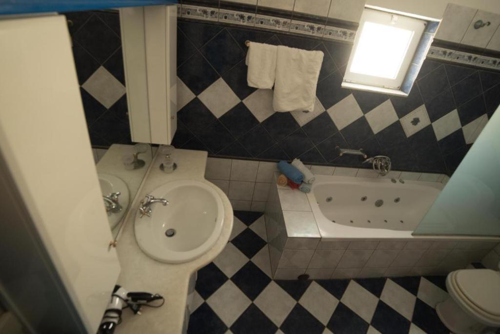Bodikos Apartments Pitsidia Eksteriør billede